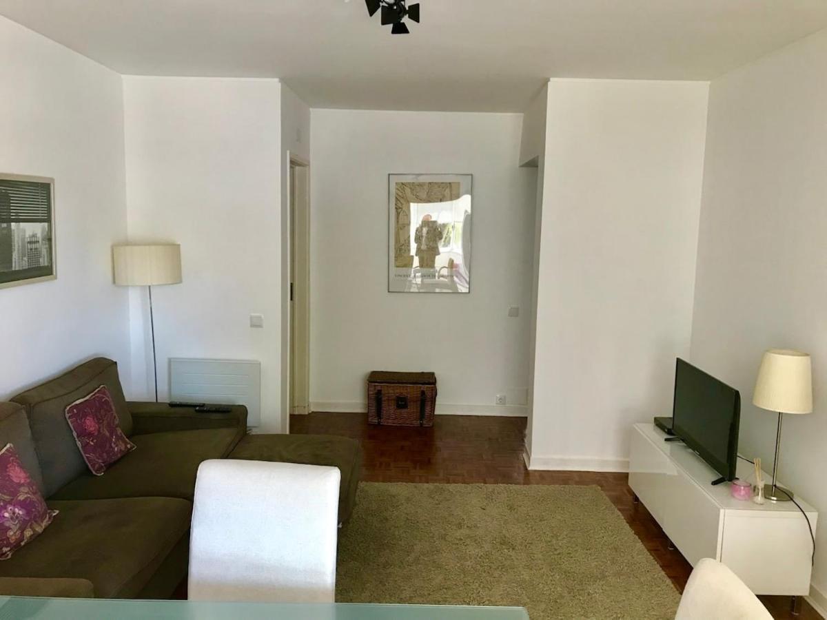 Carcavelos, Cozy 3 Bedroom In Cascais Appartement *